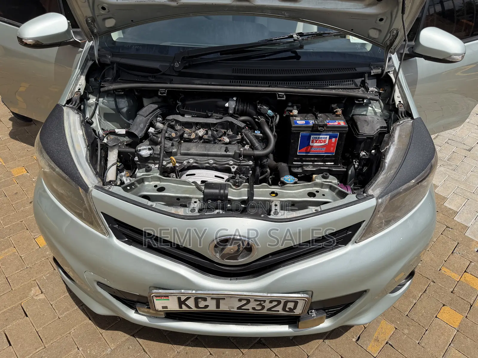 Toyota Vitz 2012 Green