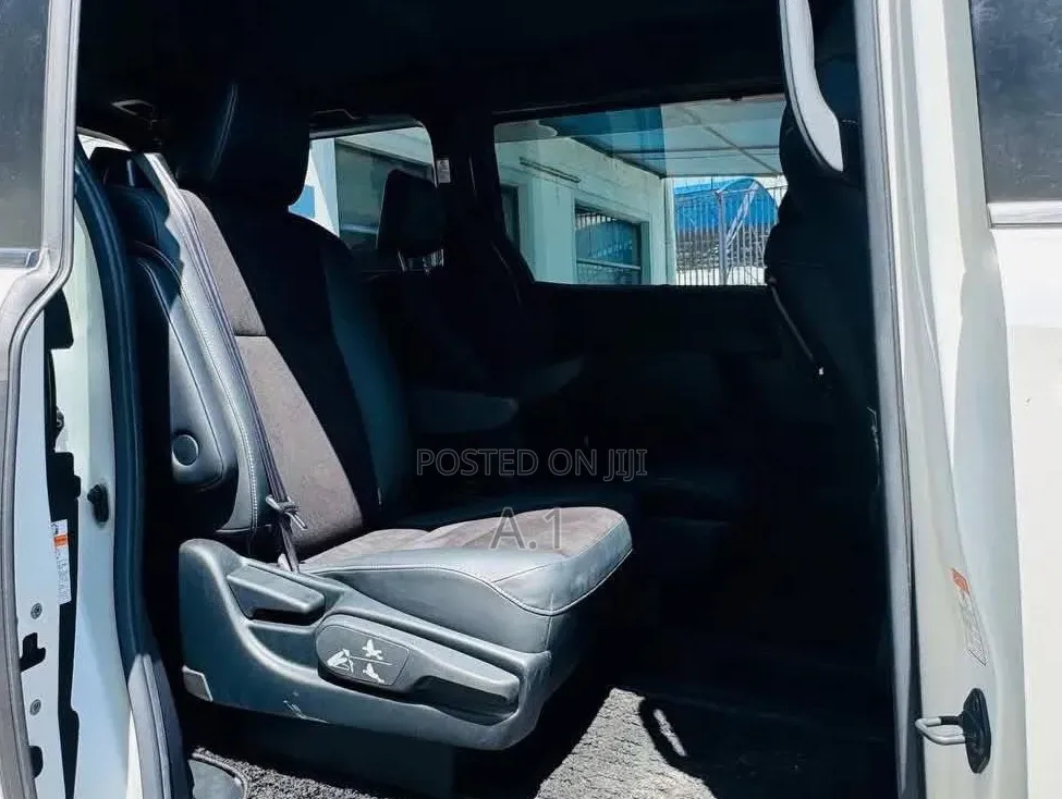 Toyota Noah 2.0 FWD (6 Seater) 2019 Pearl