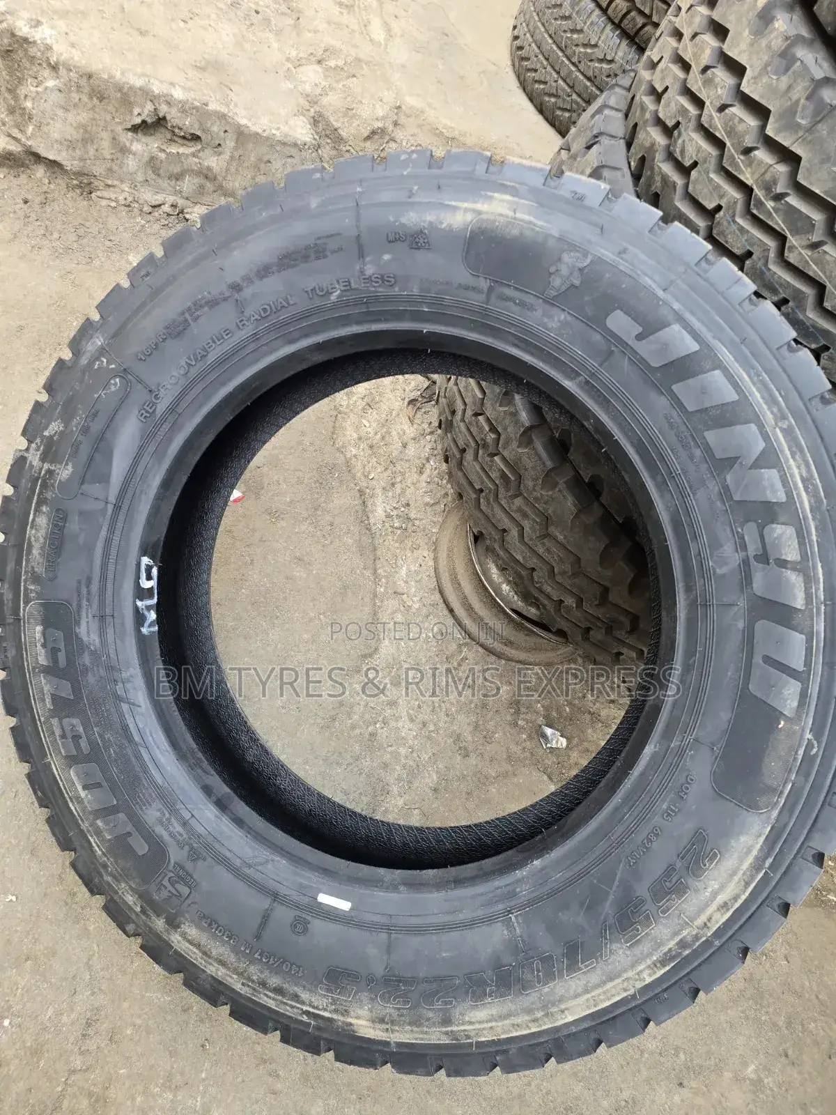 255 /70 R22. 5 Jinyu Tyres (Diff)