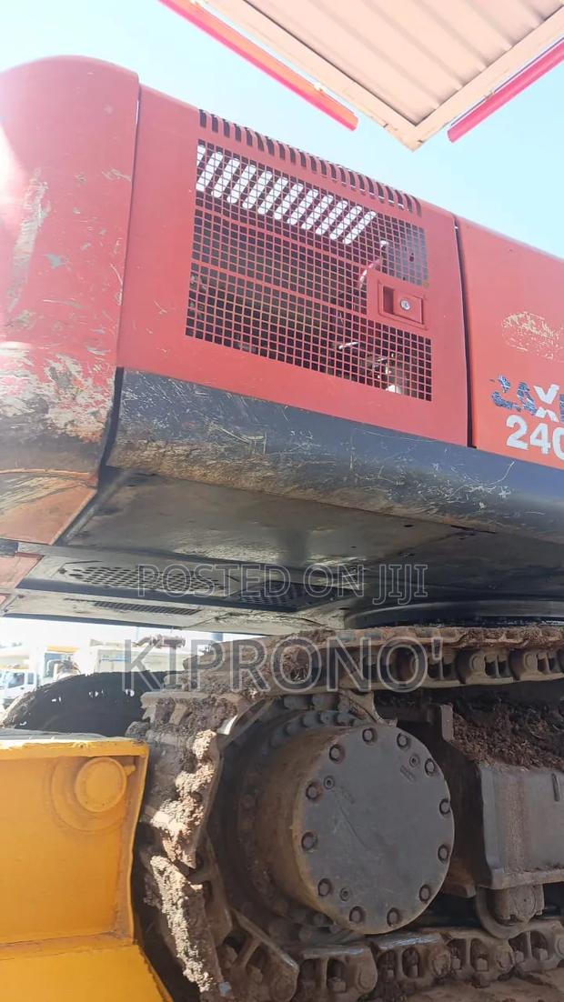 Hitachi Excavator 240 - thumbnail 2