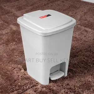 Durable User Friendly 30l Hard Plastic Step Pedal Waste Garbage Bin