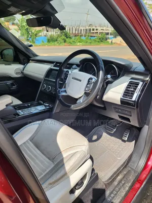 Land Rover Discovery HSE Diesel 4x4 2017 Maroon