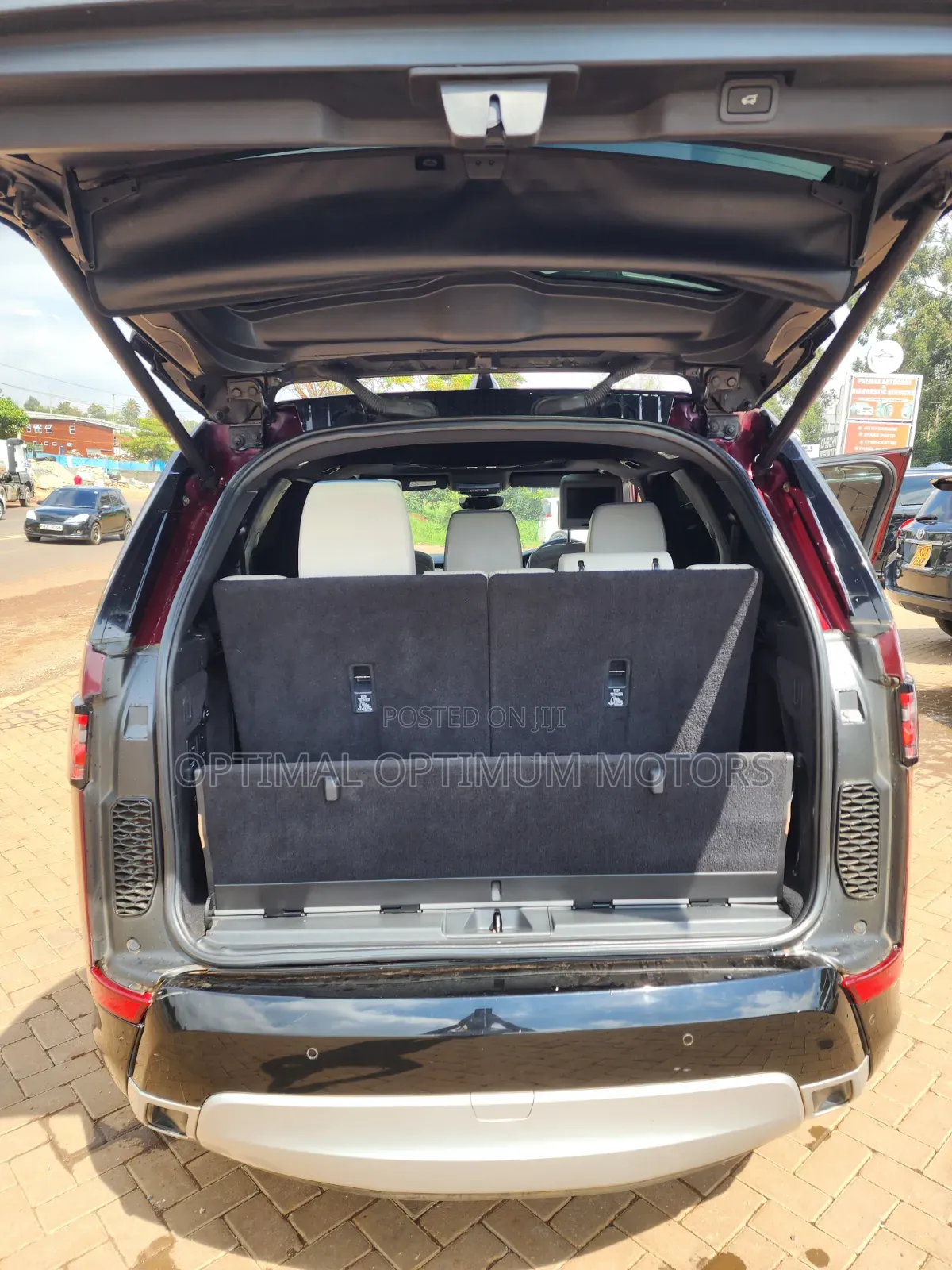 Land Rover Discovery HSE Diesel 4x4 2017 Maroon