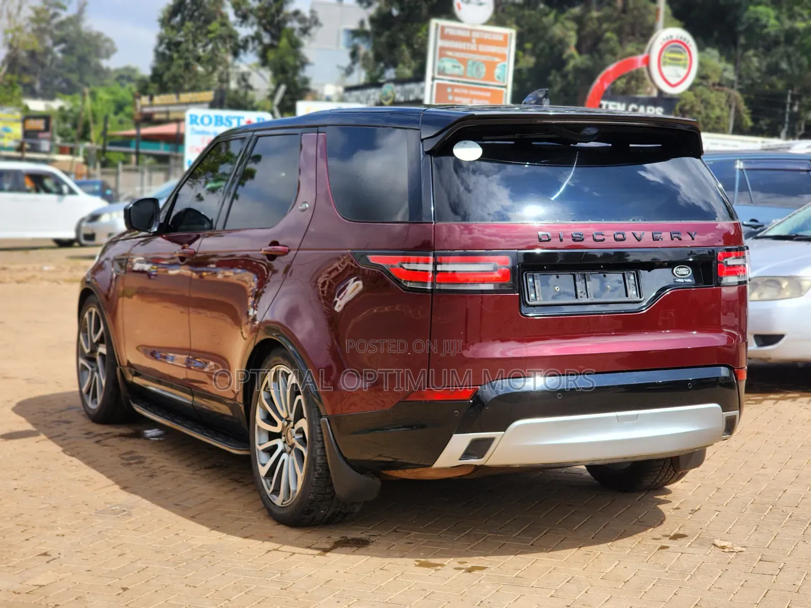 Land Rover Discovery HSE Diesel 4x4 2017 Maroon
