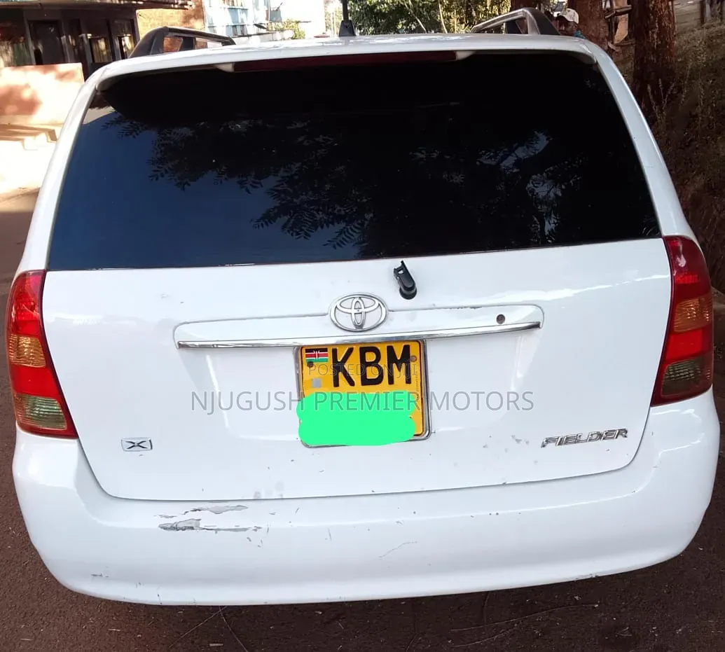 Toyota Corolla Fielder 2005 White