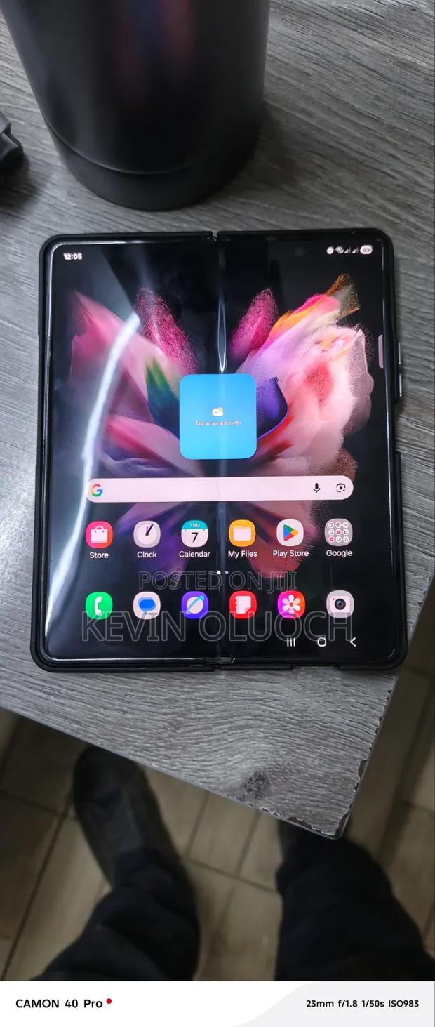 Samsung Galaxy Z Fold 3 256 GB Black - main view