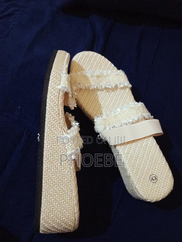 Ladies Shoes - thumbnail 2
