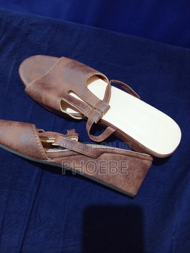 Ladies Shoes - thumbnail 3
