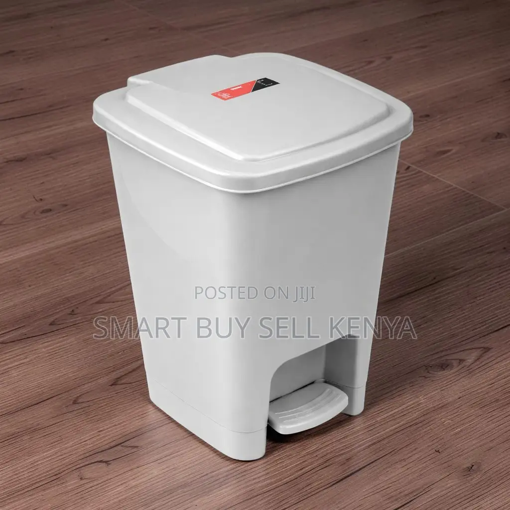 30l Hard Plastic Easy to Clean Compact Size Step Pedal Waste Dust Bin