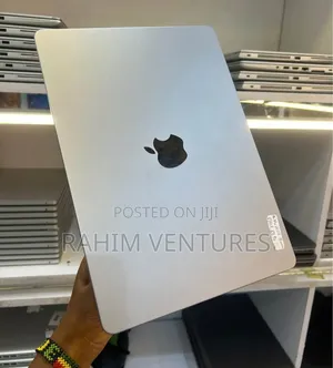 Laptop Apple MacBook Air 2022 M2 16GB Apple M2 SSD 256GB