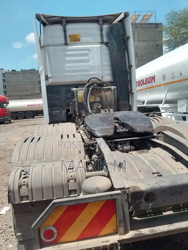 Mercedes-Benz Actros 2544