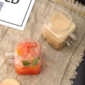 Borosilicate Glass Portable Coffee Mug With Bamboo Lid and a Straw