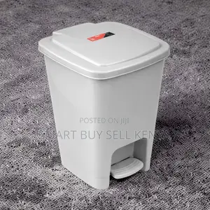 30 Litres Hard Plastic Non-Slip Bottom Pedal Step Pedal Waste Dust Bin