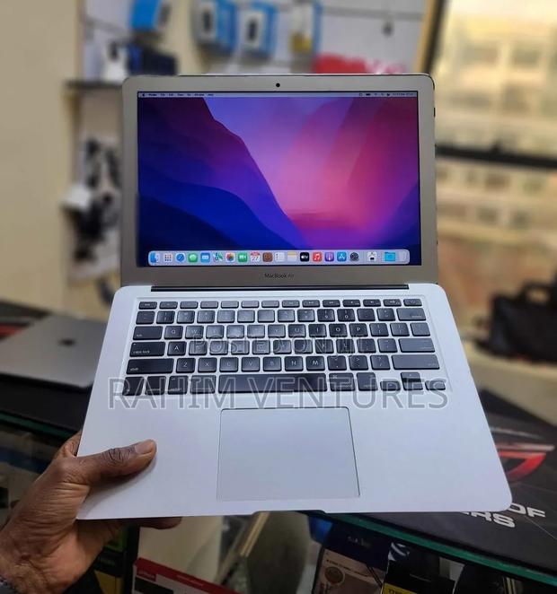 Laptop Apple MacBook Air 2011 4GB Intel Core i5 SSD 128GB