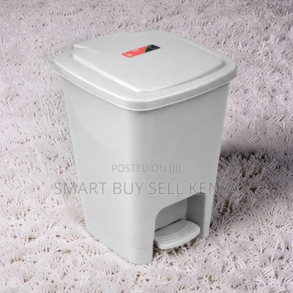 30l Hard Plastic Smooth Inner Surface Step Pedal Garbage Waste Bin