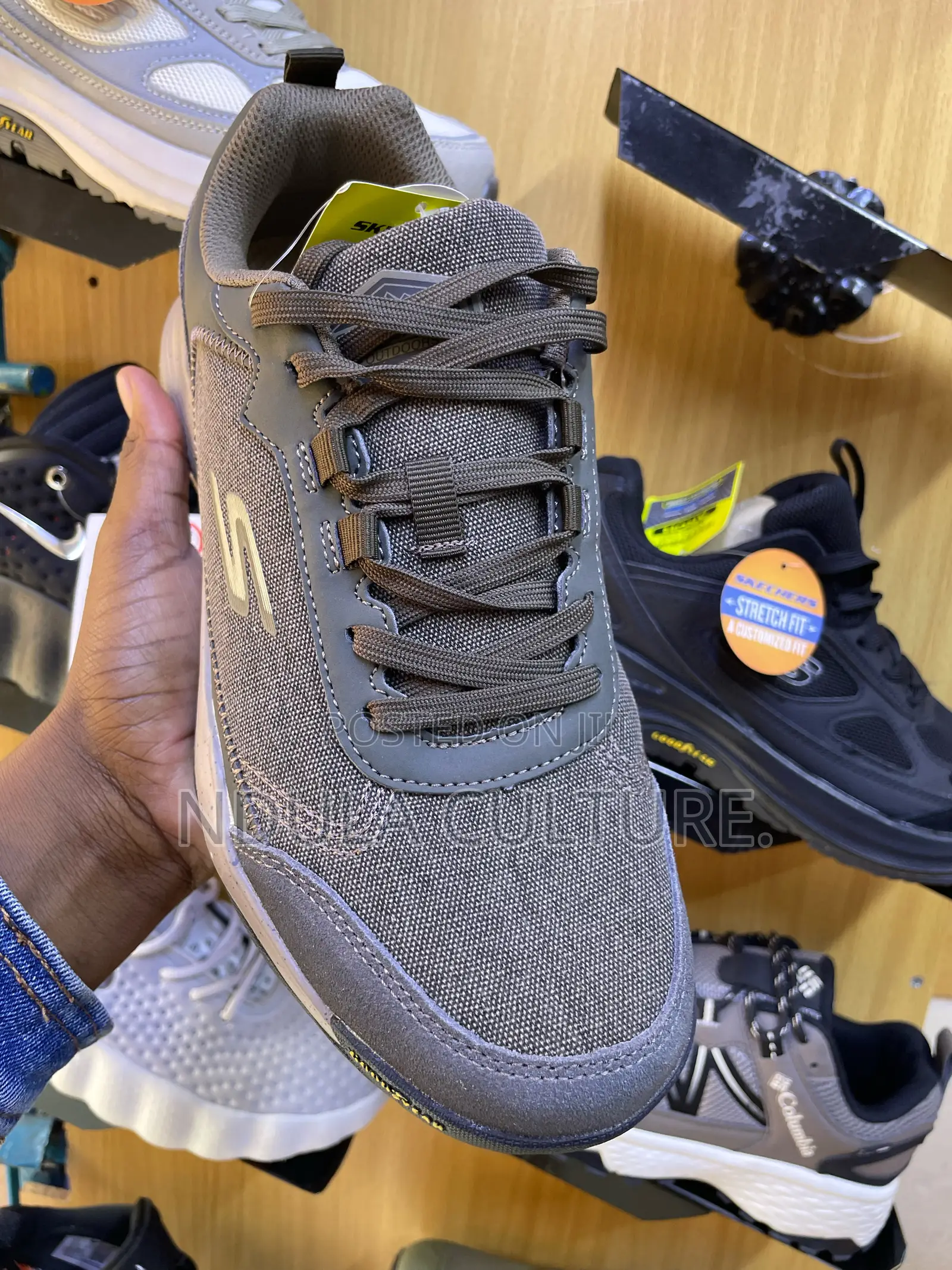 Skechers Arch Fit