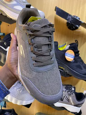 Skechers Arch Fit
