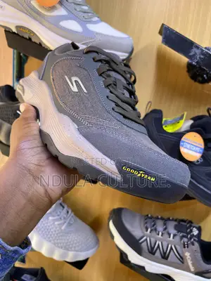 Skechers Arch Fit