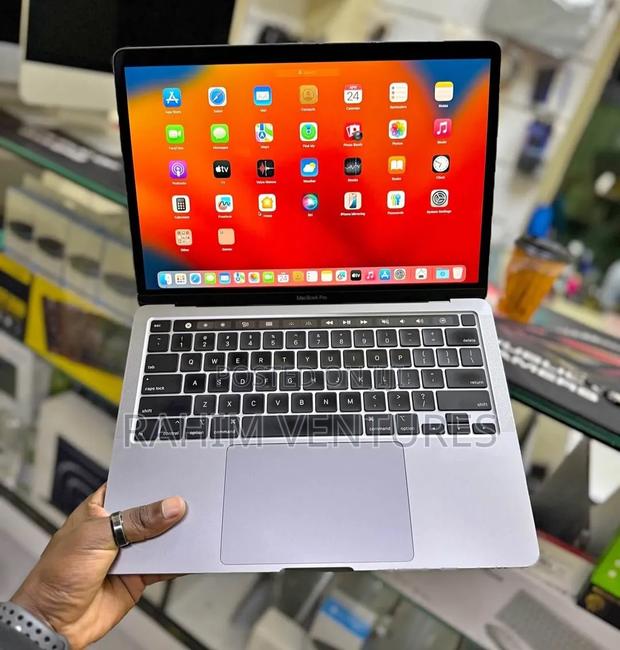 Laptop Apple MacBook Pro 2020 16GB Intel Core i7 SSD 1T