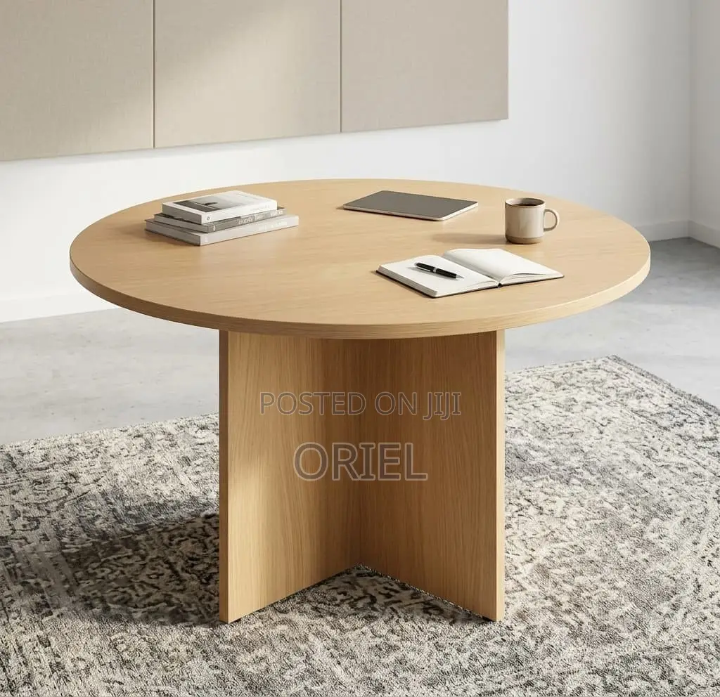 Office Boardroom Table : 4-Seater Circular Conference Table