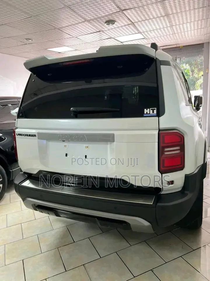 Toyota Land Cruiser Prado 2.8 2024 White