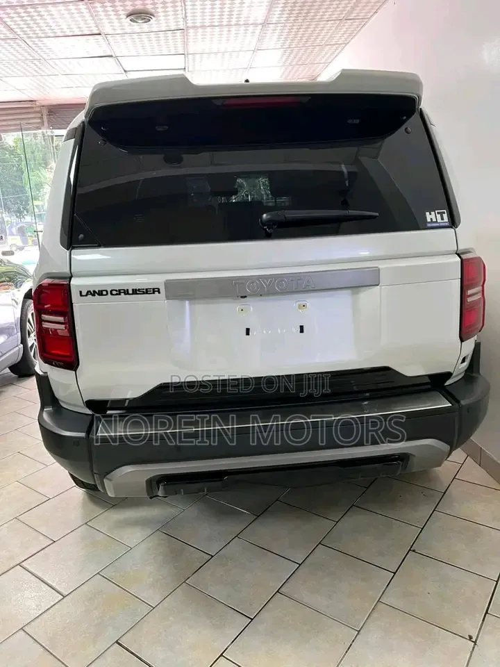 Toyota Land Cruiser Prado 2.8 2024 White