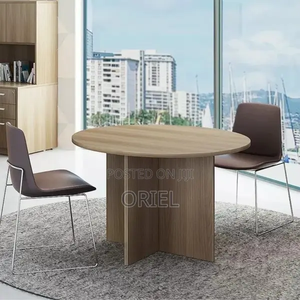 Office Boardroom Table : 4-Seater Circular Conference Table