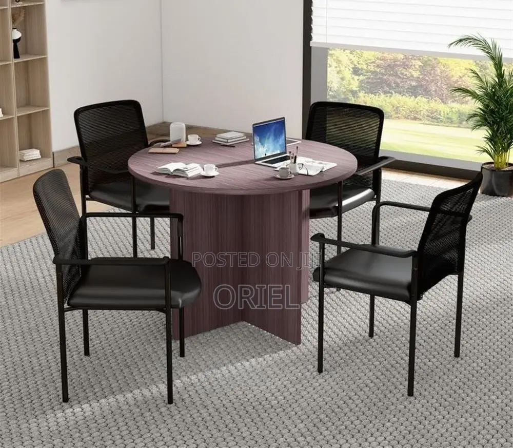 Office Boardroom Table : 4-Seater Circular Conference Table