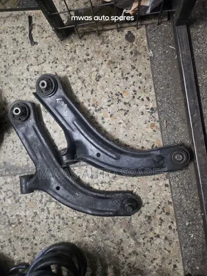 Nissan Tiida Control Arm