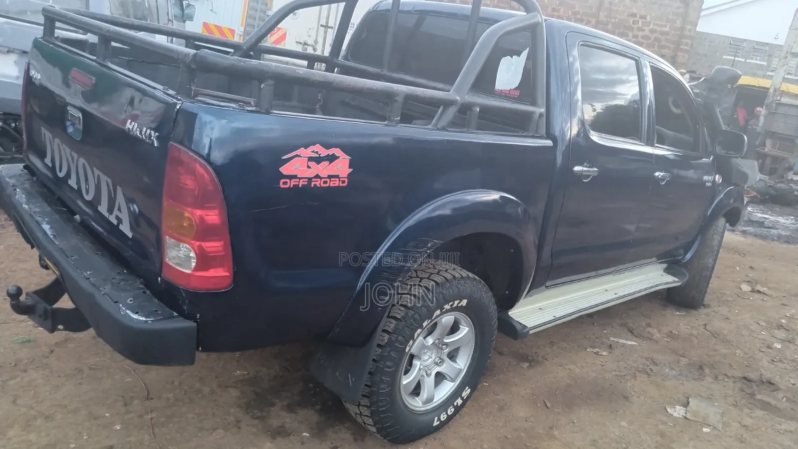 Toyota Hilux 2006 Blue