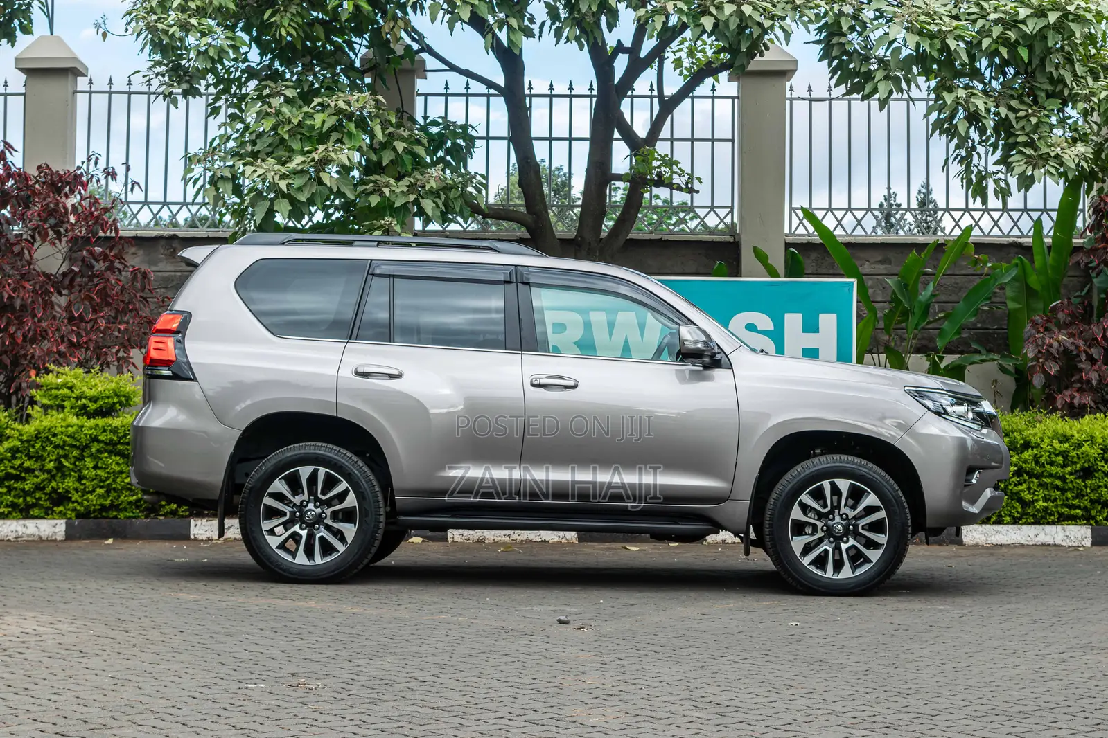 Toyota Land Cruiser Prado 2023