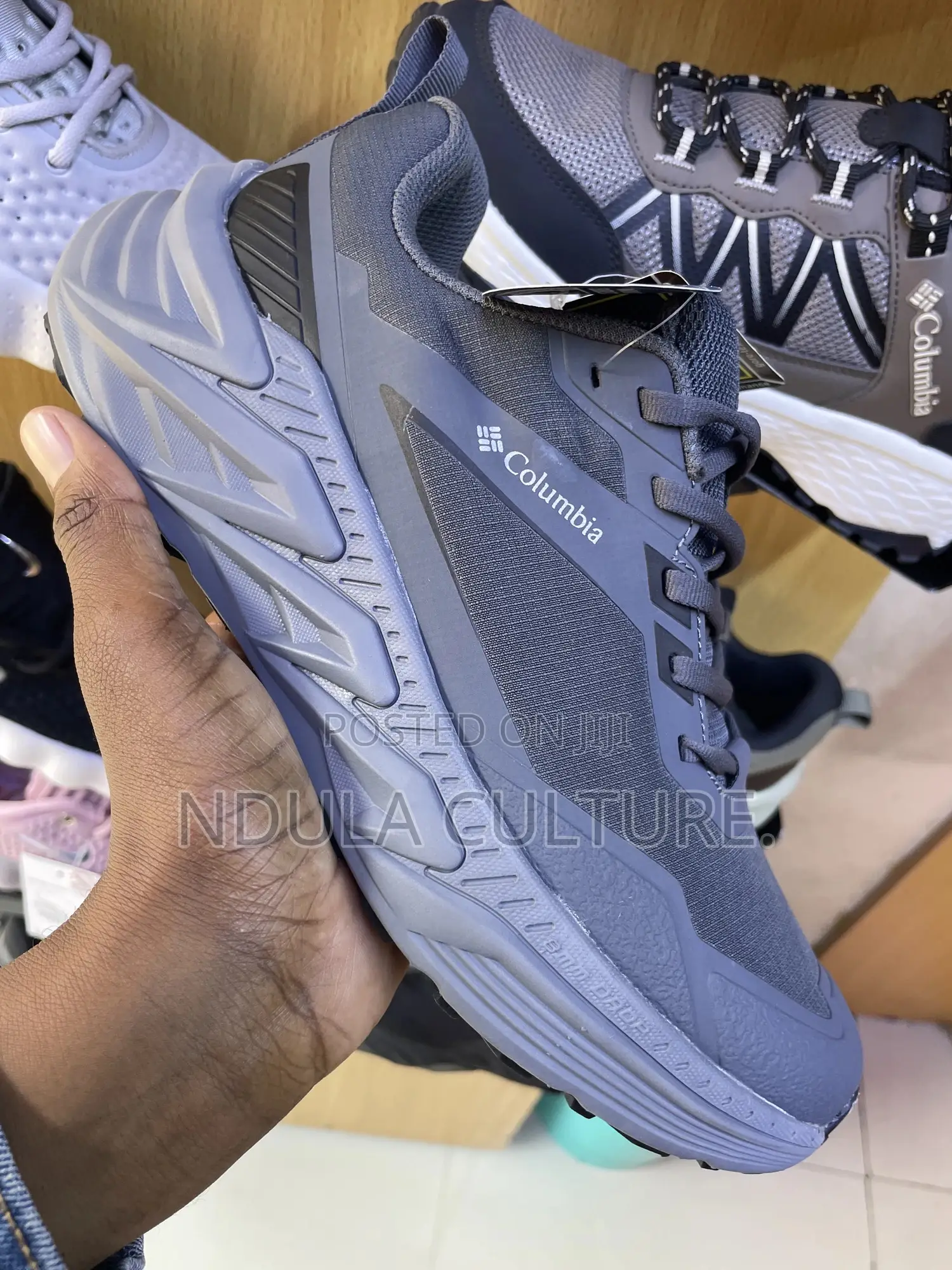 Columbia Ridgeflow Performance Trail Sneakers