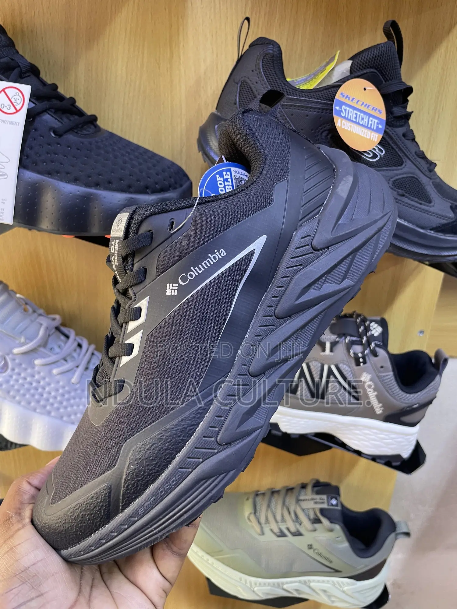 Columbia Ridgeflow Performance Trail Sneakers