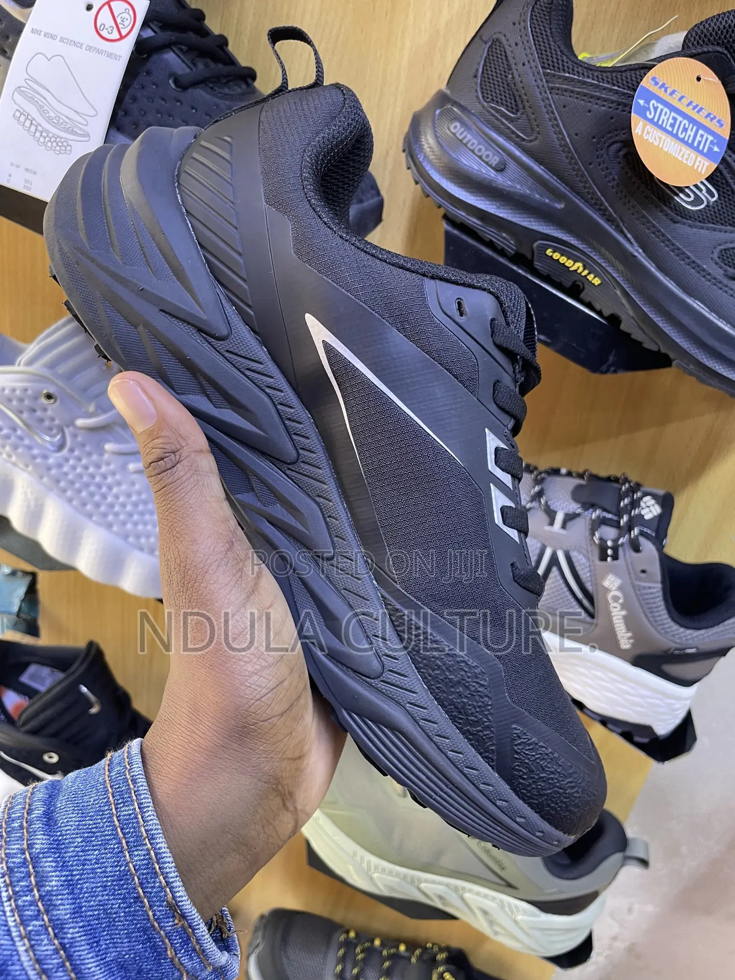 Columbia Ridgeflow Performance Trail Sneakers