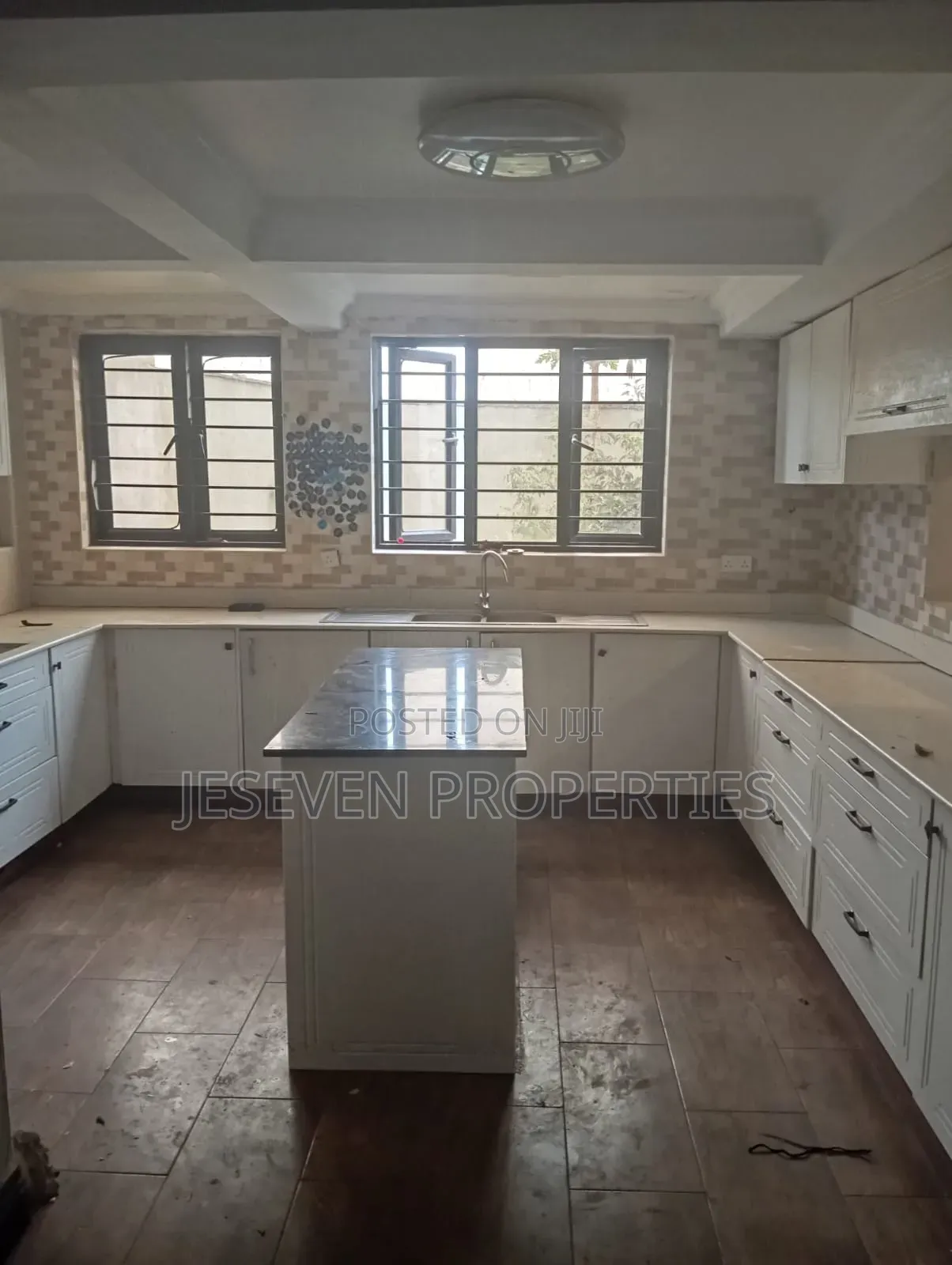 6bdrm Mansion in Syokimau, Gateway Mall Area for rent