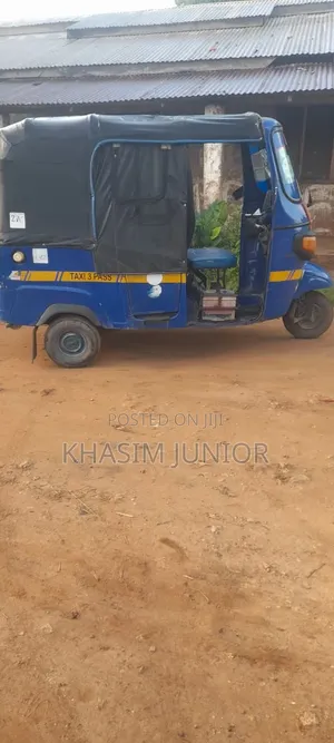 Piaggio 2021 Blue