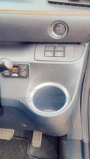 Toyota Sienta 2019