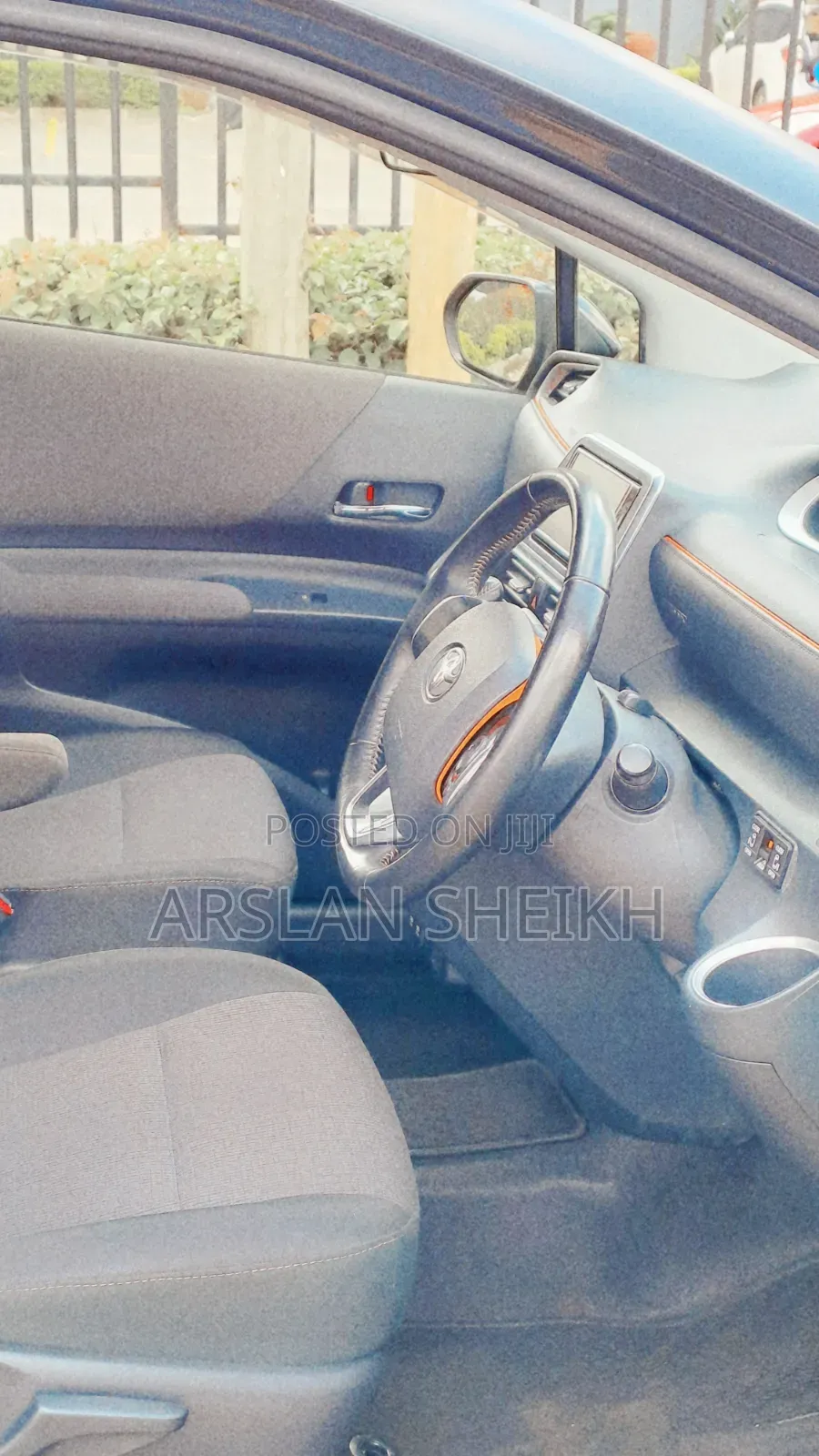 Toyota Sienta 2019