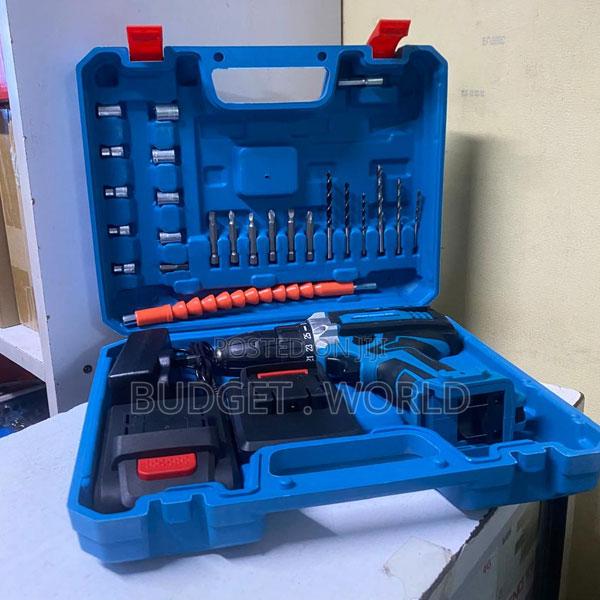 Makita 21v Portable Cordless Drill Set With Dual Battery Pack