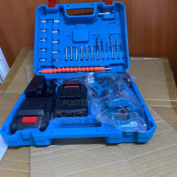 Makita 21v Multipurpose Cordless Drill Driver With 2 Batteries