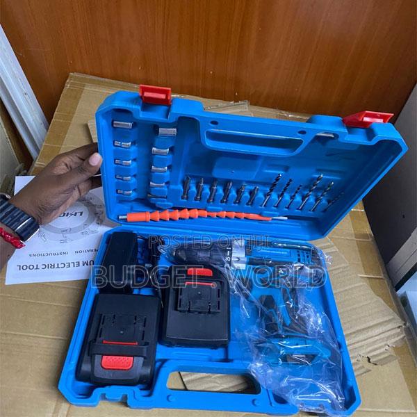 Makita 21v Fast Charging Cordless Drill Machine With 2 Batteries - main view