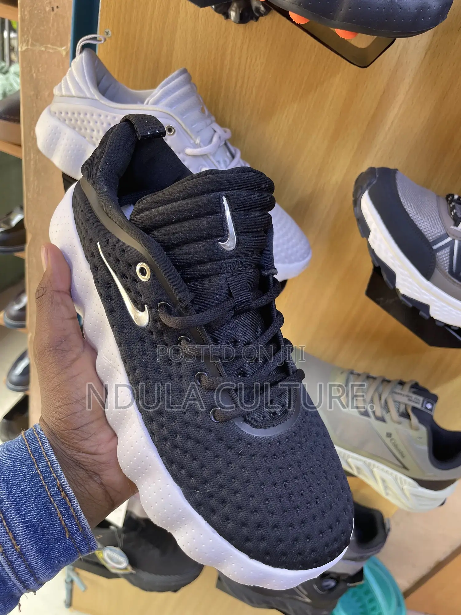 Nike Mind 002