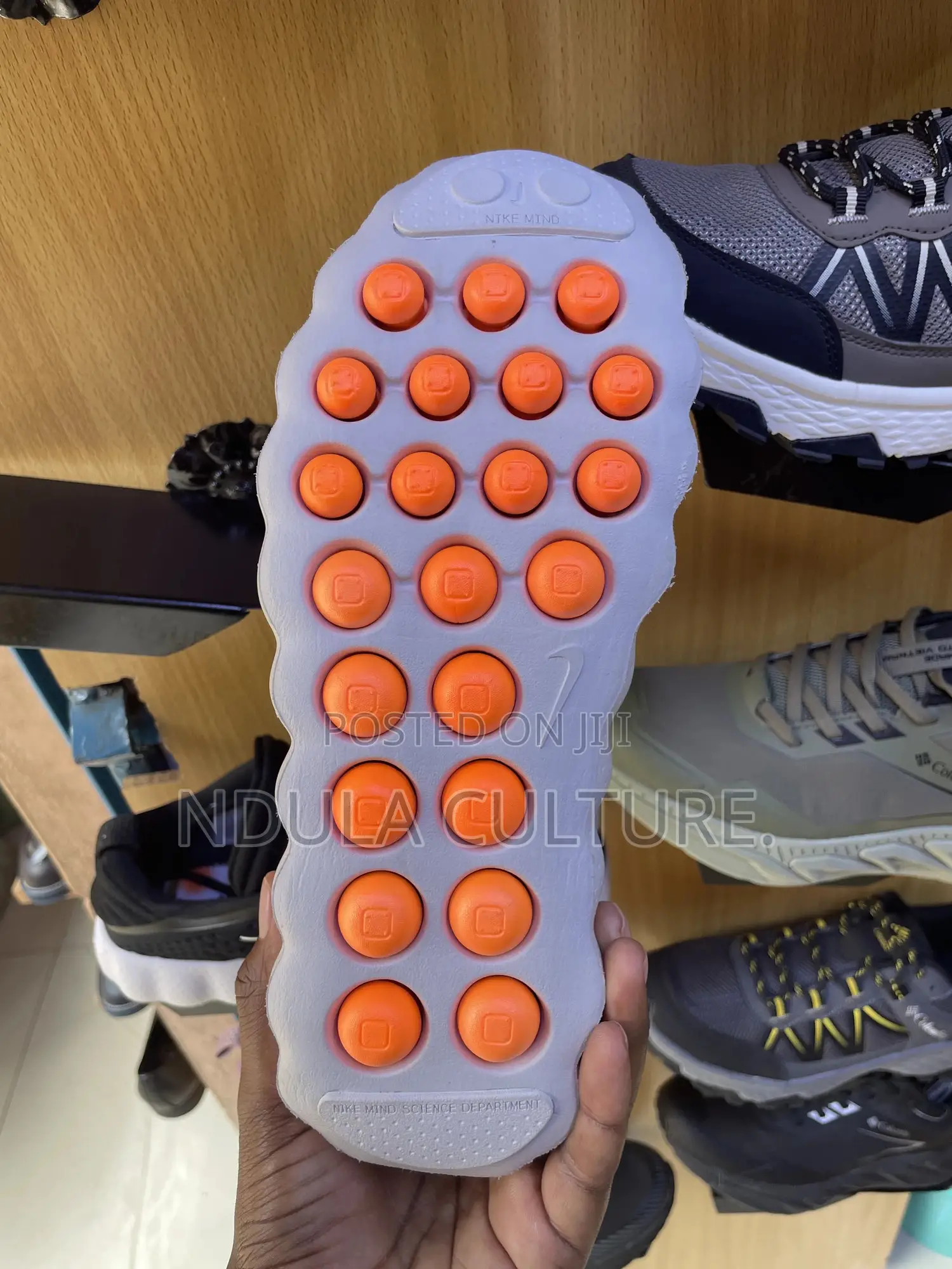 Nike Mind 002