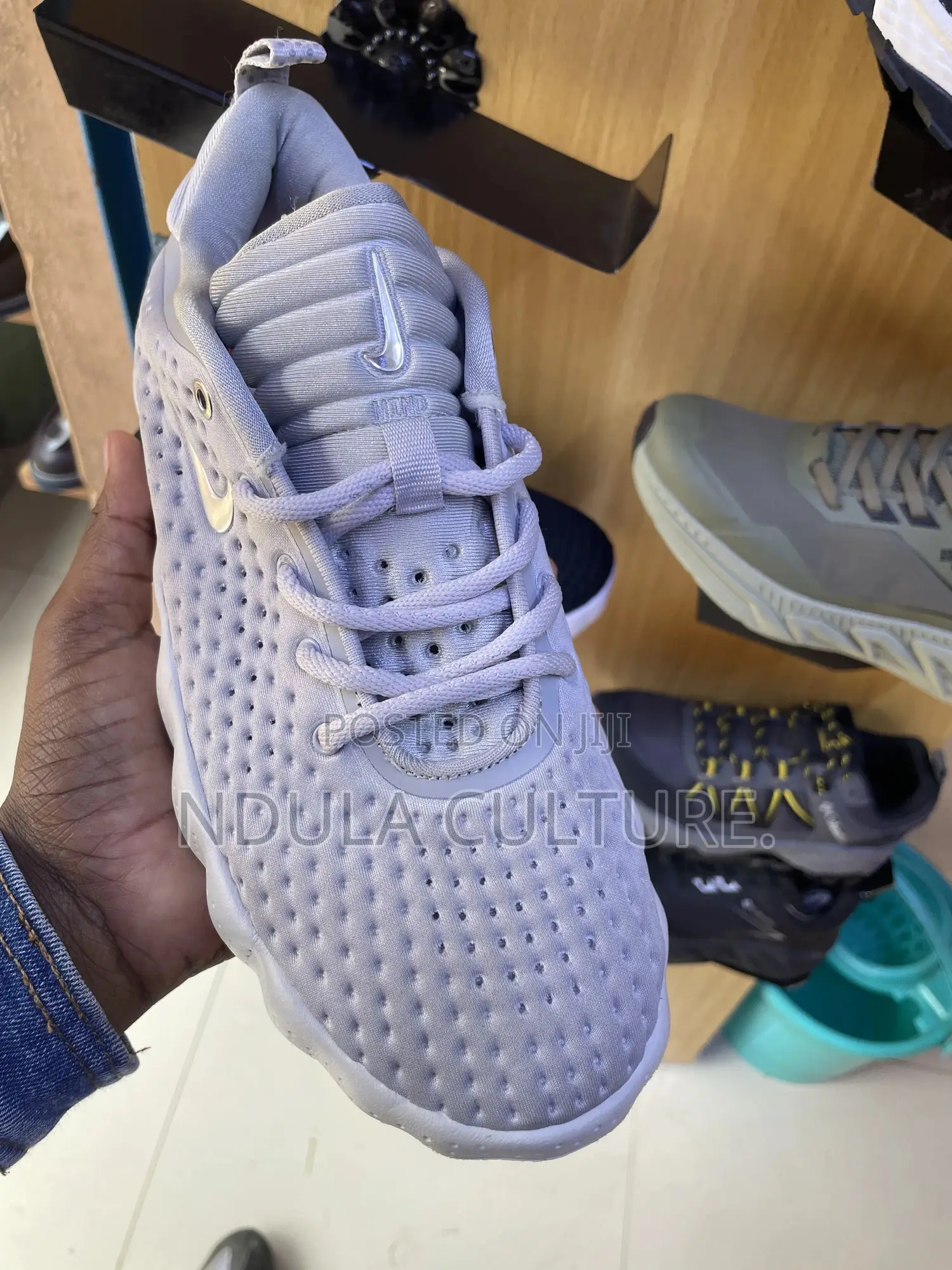 Nike Mind 002