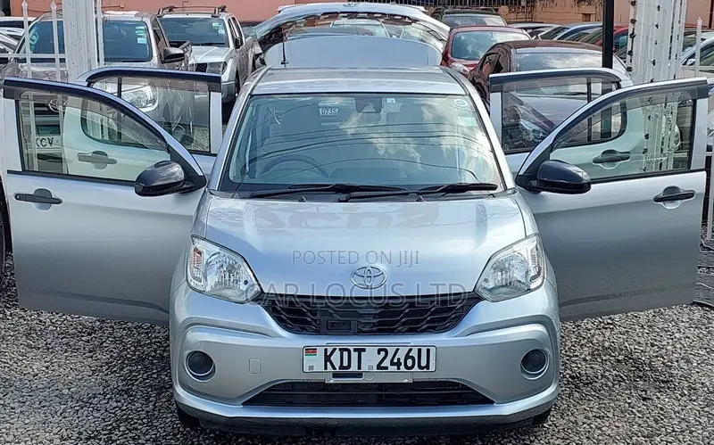 Toyota Passo 2018 Silver