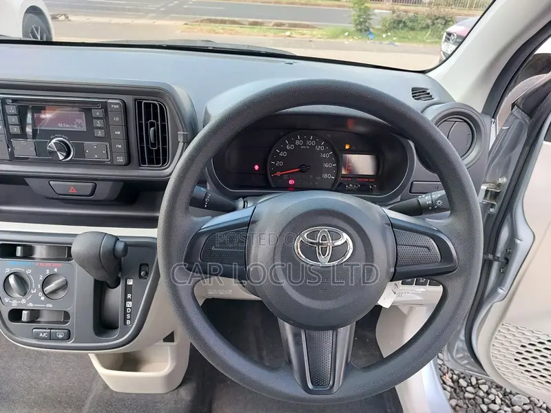Toyota Passo 2018 Silver