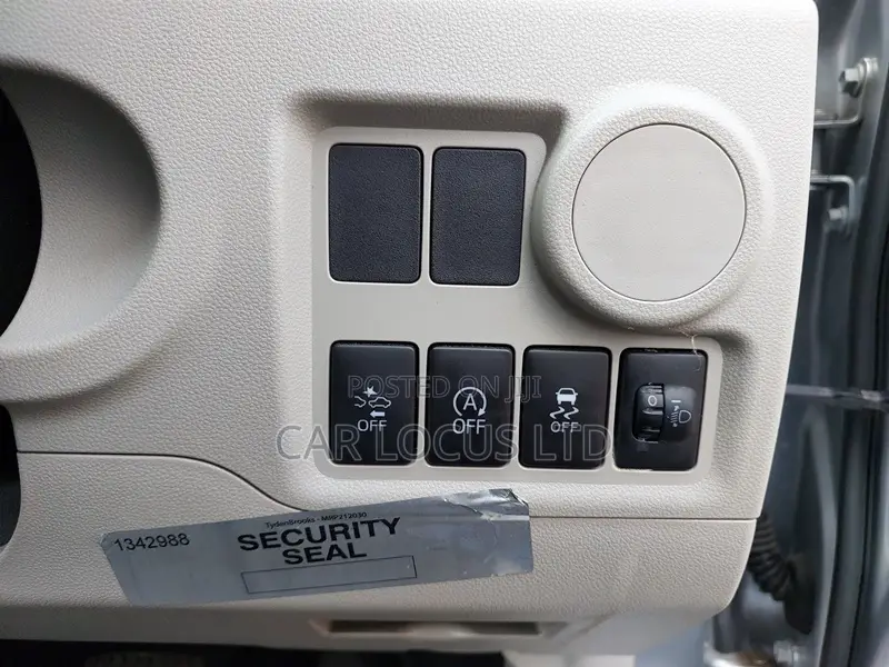 Toyota Passo 2018 Silver