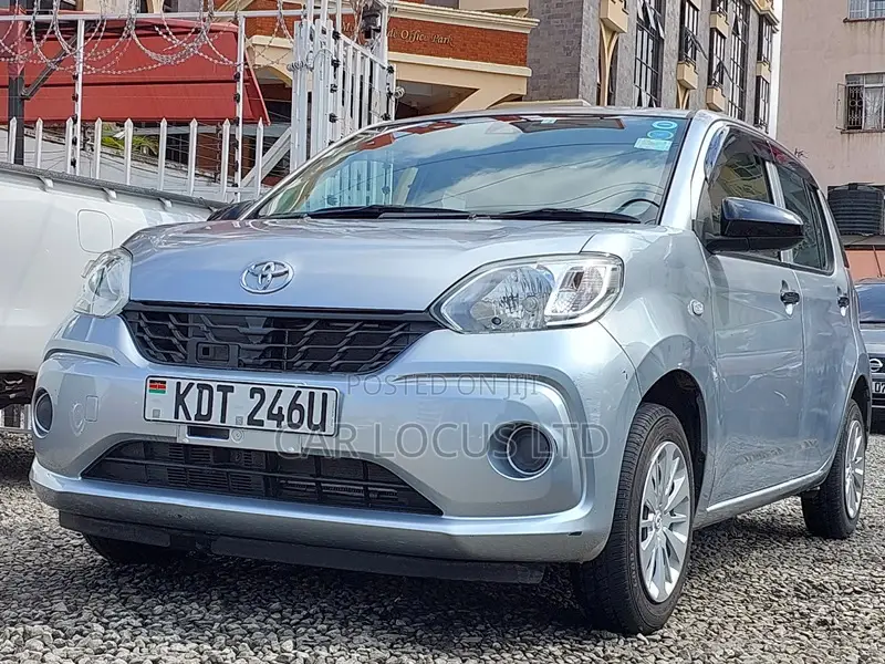 Toyota Passo 2018 Silver