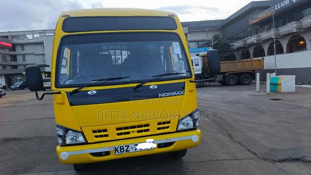 Isuzu NQR 2014 Yellow - thumbnail 6