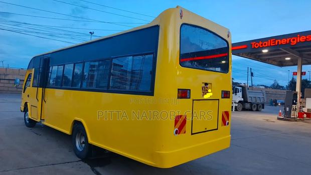 Isuzu NQR 2014 Yellow - thumbnail 9